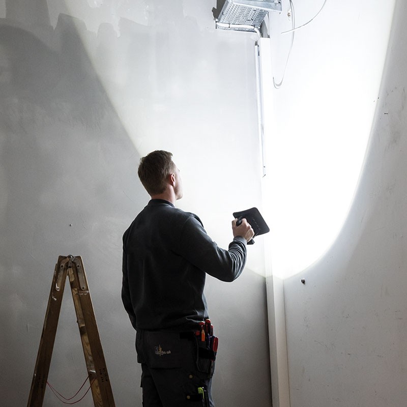 utilizzo lampada da cantiere Scangrip NOVA R