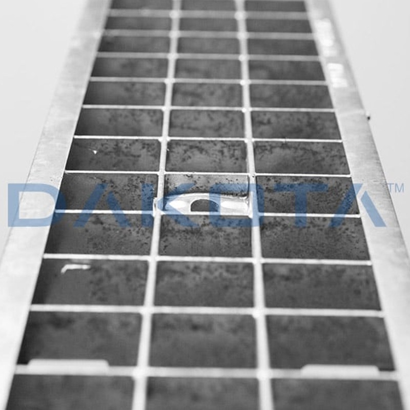 Griglia antitacco Dakota 1mt 33x33 in acciaio zincato B125 per canalette di scolo Taurus 130 Dakota - 4